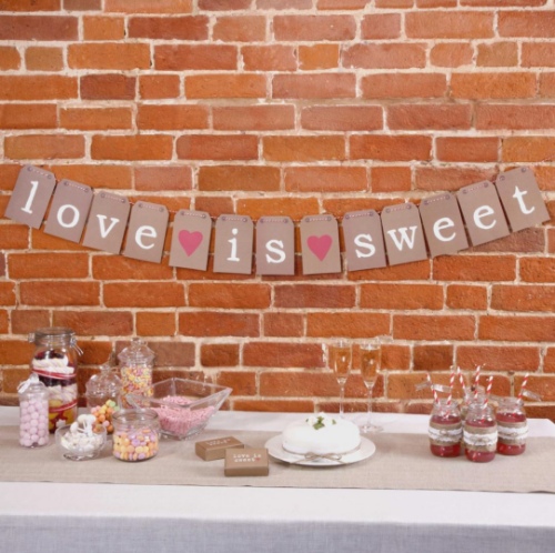 Nápis na sladký bar - Love is Sweet - Just My Type