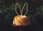 Obrázok z Drevená dekorácia na tortu - zajačie ušká 20 cm