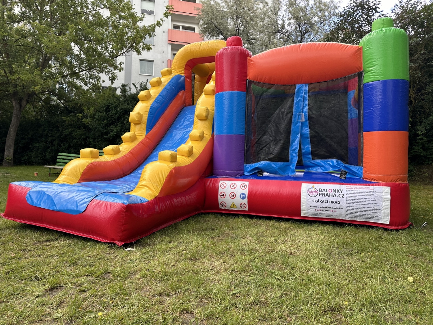 Profi skákací hrad Kombo 3 x 4 m (pronájem Praha)