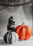 Picture of Standing foil balloon 3D pumpkin – black and cream, 58 x 58 cm