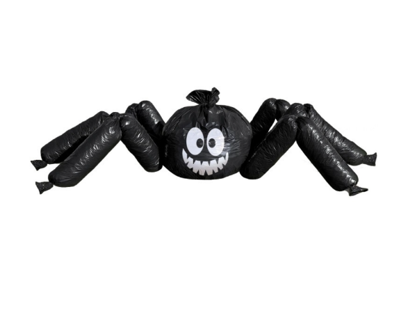 Obří pavouk z pytlů na listí – Halloween dekorace