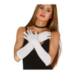 bílé rukavice na modelce