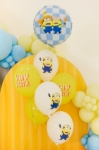 Kulatý balonek Minions 14" ve výzdobě