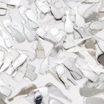 Metalické konfety láhve na šampaňské stříbrné 14 g