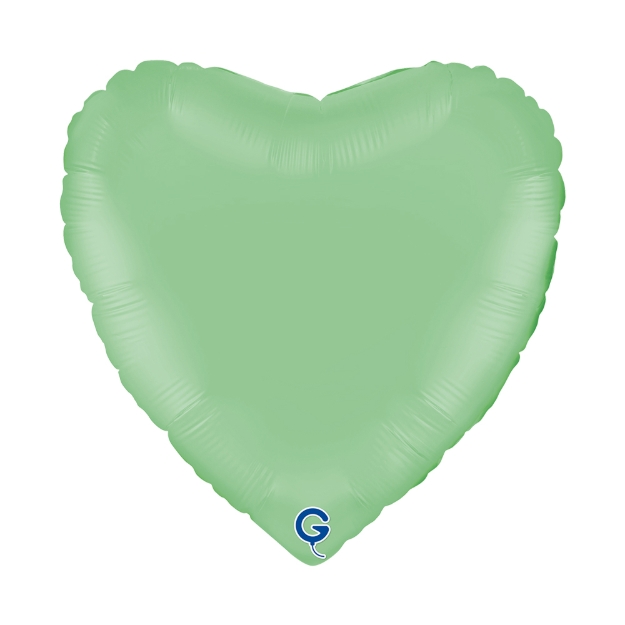 Matně zelený balonek ve tvaru srdce jako moderní dekorace na svatbu nebo oslavu