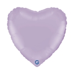 Matně liliový balonek ve tvaru srdce jako jemná dekorace na oslavu nebo baby shower