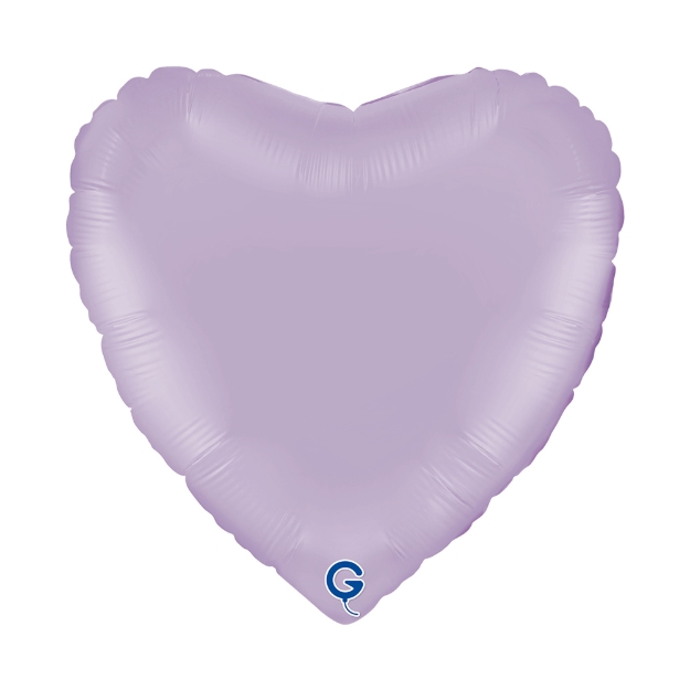 Matně liliový balonek ve tvaru srdce jako jemná dekorace na oslavu nebo baby shower
