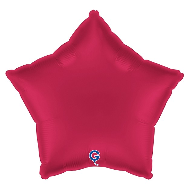 Červený balonek ve tvaru hvězdy jako elegantní romantická dekorace na Valentýn nebo svatbu